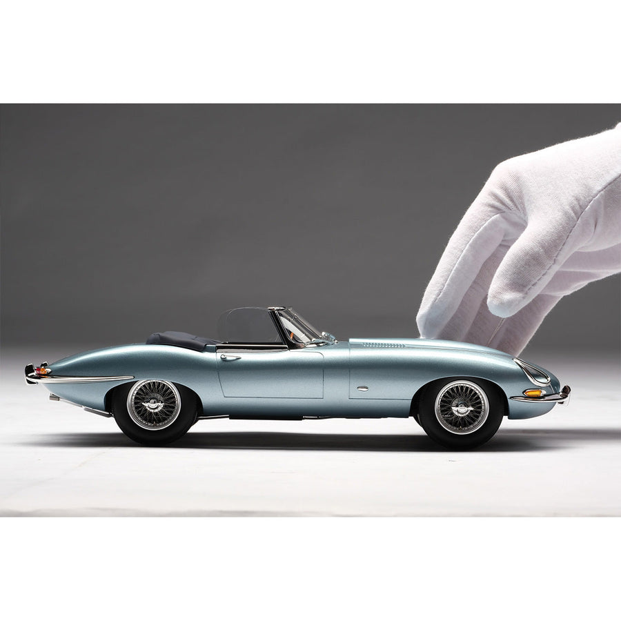 Jaguar E-Type Roadster 1:18 Scale